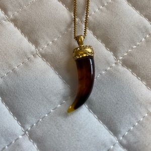 LIKE NEW JCREW SHARK TOOTH NECKLACE